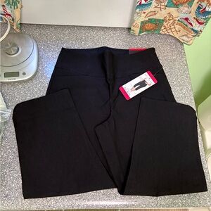 Black crop pants. P#185